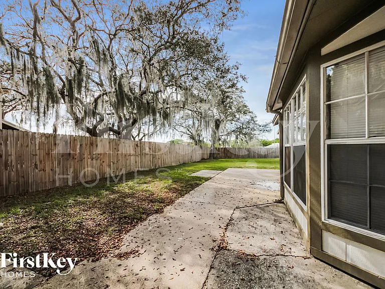 812 Whisper Lake Ct — Photo 13