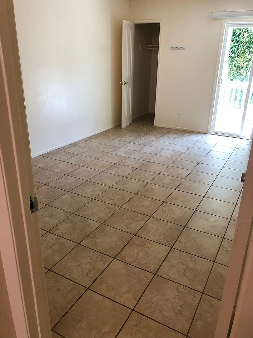 6561 Del Playa — Photo 4