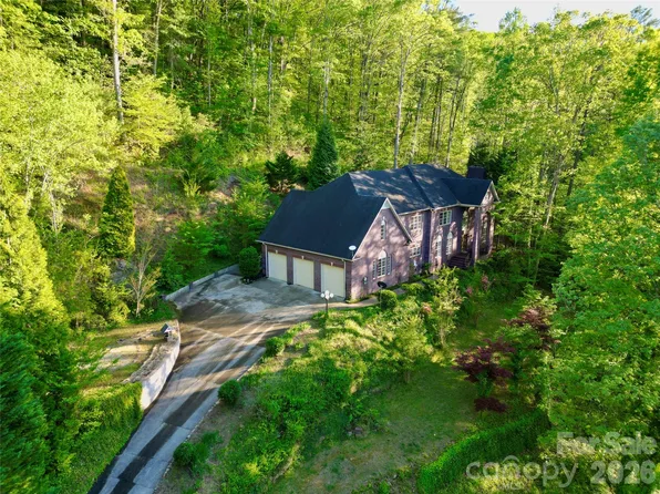 2983 Rockwood Dr, Lenoir, NC 28645