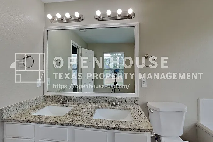 6439 Lily Hollow Ct — Photo 10