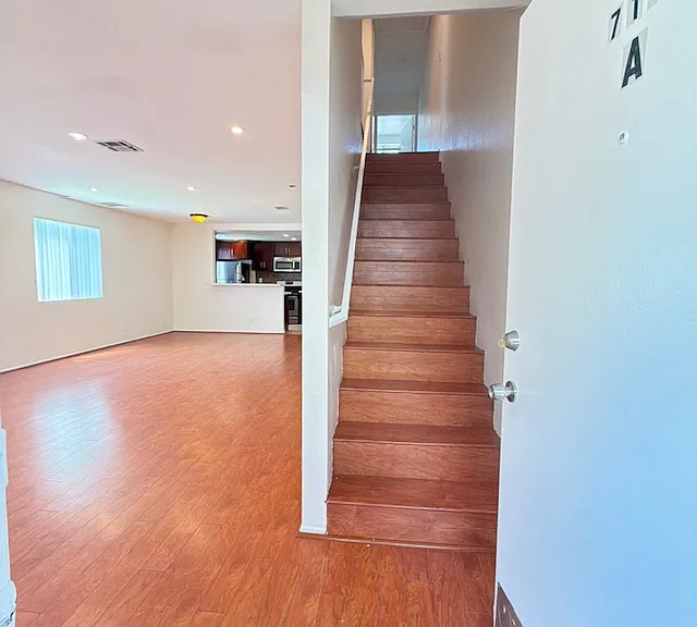 711 E Tujunga Ave #A — Photo 14