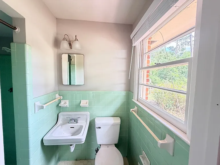 1107 W Park Ave — Photo 25