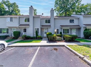 82 Woodland Dr, Roselle, NJ 07203