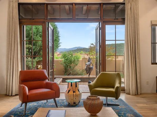 263 Las Colinas Dr, Santa Fe, NM 87501