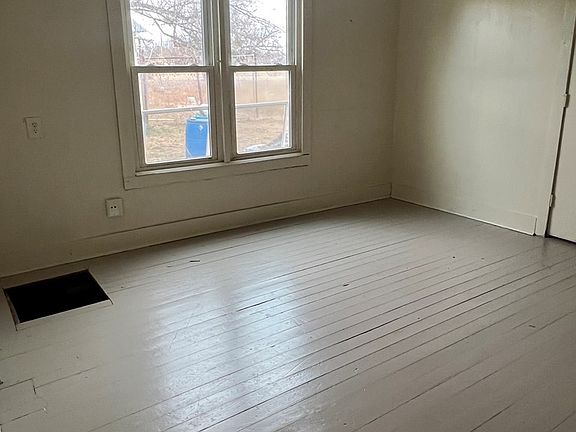 3rd image of 341 W 6th St