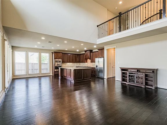 5th image of 27715 Sierra Willow Way