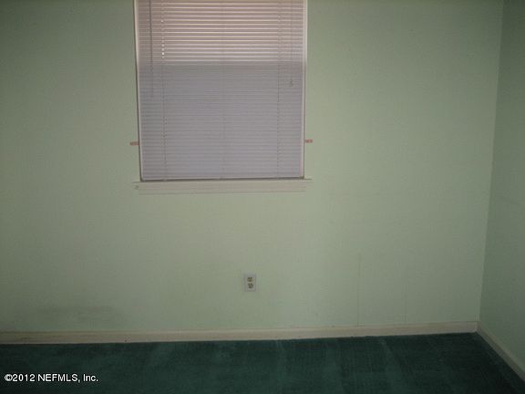 4th image of 2650 Grampian Drive W