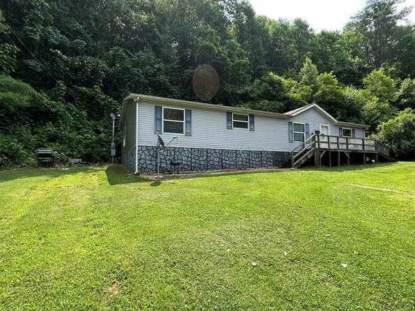 9637 Dugspur Rd, Laurel Fork, VA 24352