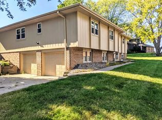 332 N 154th St, Omaha, NE 68154