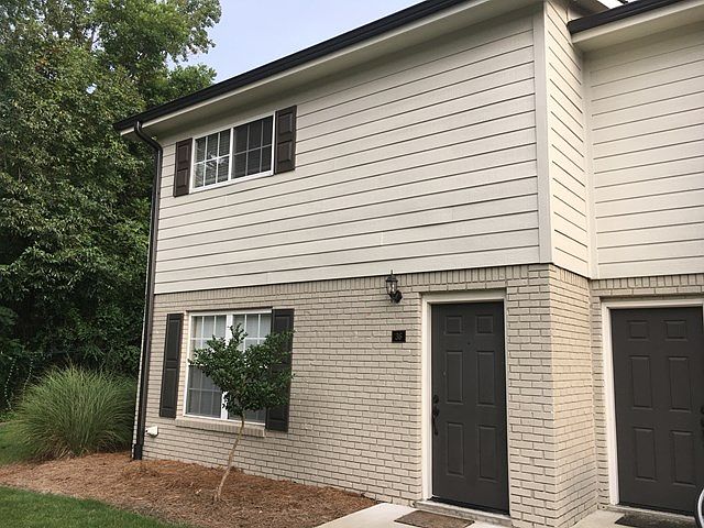 1st image of 1802 Jackson Ave W APT 36