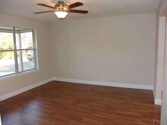 5th image of 5625 Woodcrest Dr