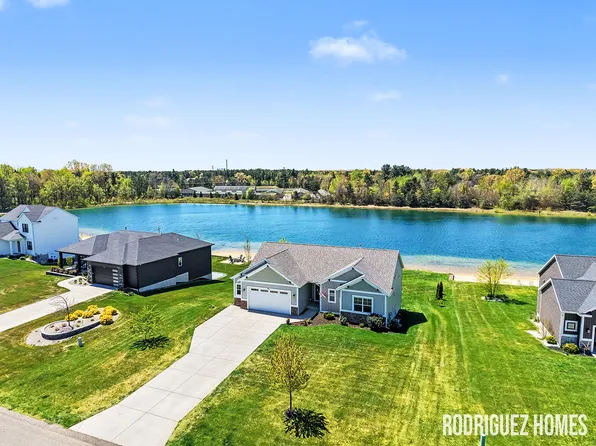 9361 Shoreway Dr, West Olive, MI 49460