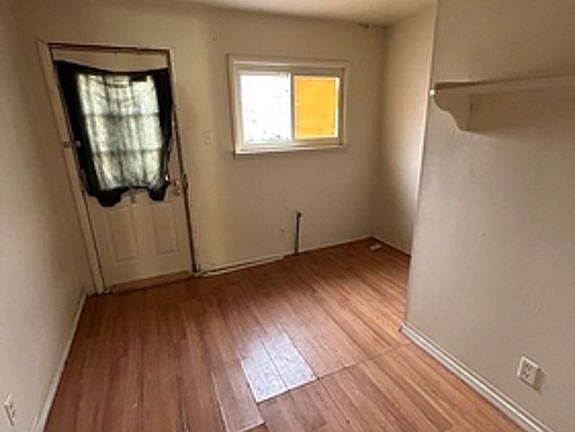 4th image of 1833 E Tioga St