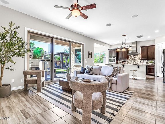 5th image of 2827 E BELLERIVE Drive