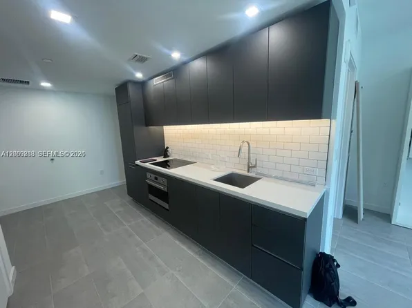 227 NE 2nd St Unit 1613, Miami, FL 33179