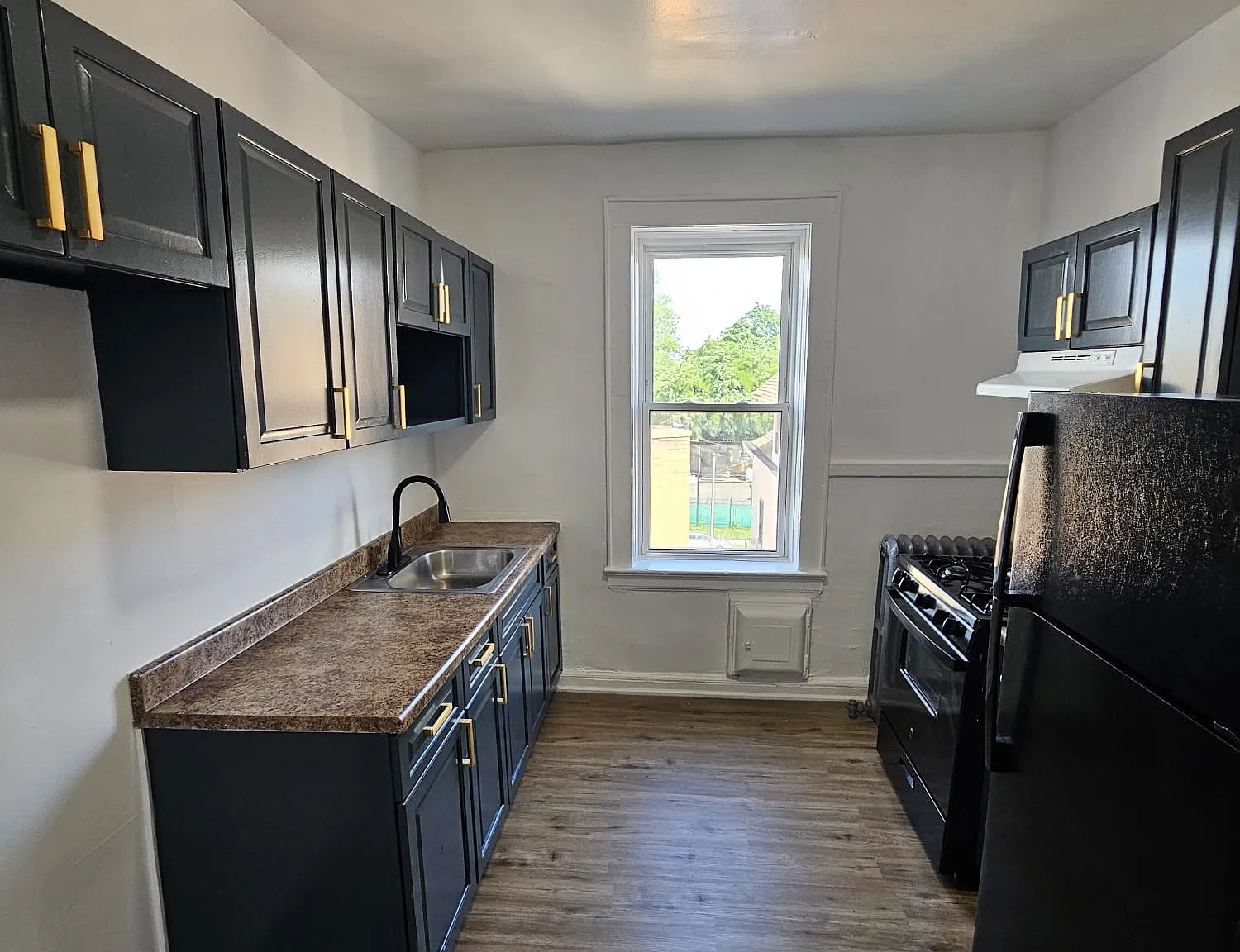 2 bed, $1,600 — Photo 4