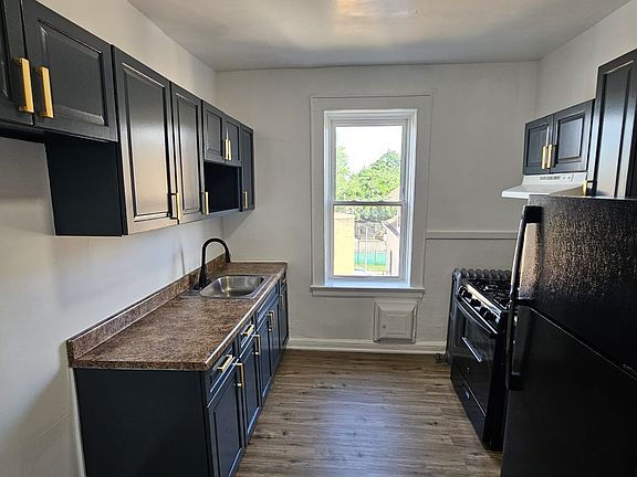 4th image of 784 Clinton Ave #4H