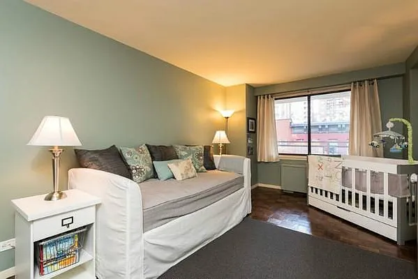 Sold by Gallery Real Estate Group, LLC | media 16