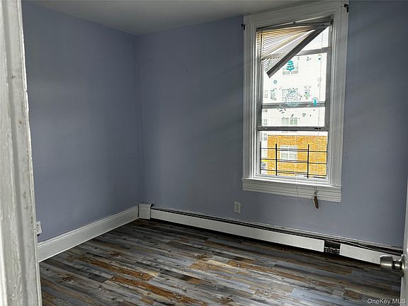 3rd image of 79 Ravine Ave