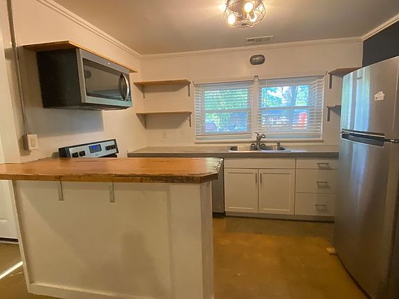 2nd image of 170 Griffeth St Unit B