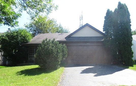 1st image of 785 Thoreau Dr