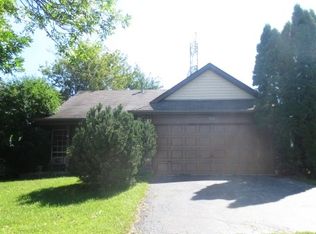 785 Thoreau Dr, Elgin, IL 60120