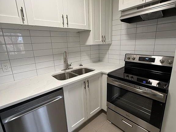 4th image of 1207 E 44th St SE #B