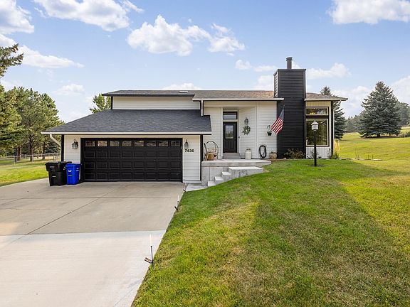 3rd image of 7430 Tanager Dr
