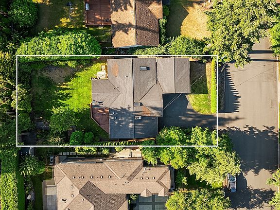 3rd image of 2045 78th Avenue NE
