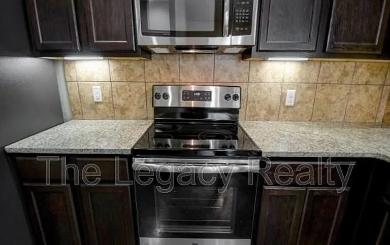 337 Emma Dr — Photo 4
