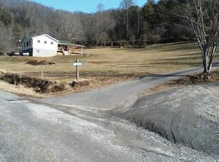 132 Woodrow Deitz Rd, Sylva, NC 28779