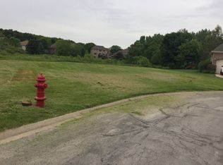 810 Edgewood Ct, Sugar Grove, IL 60554