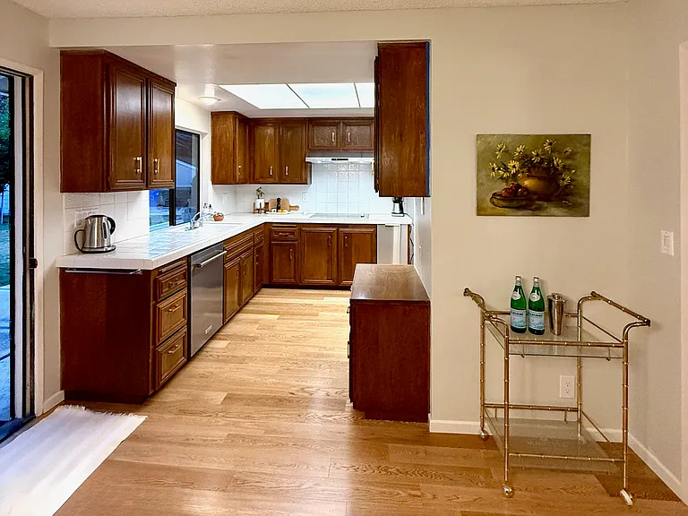 446 Stanford Dr — Photo 12