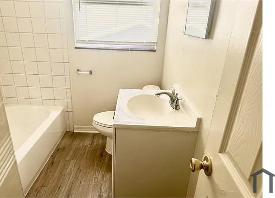 3 bed, 980 sqft, $1,950 — Photo 4