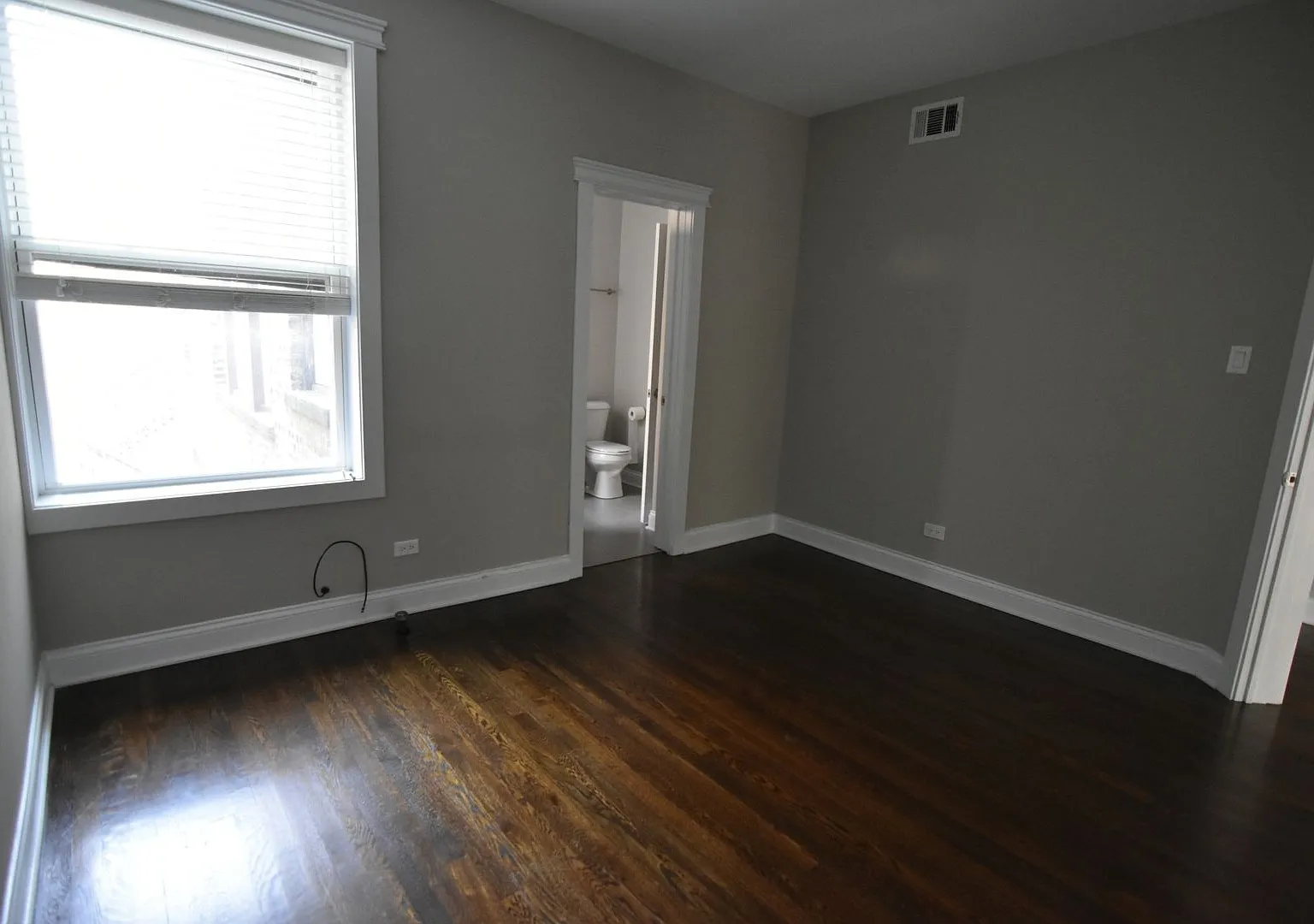 2 bed, 2.0 bath, 1000 sqft, $3,550 — Photo 4