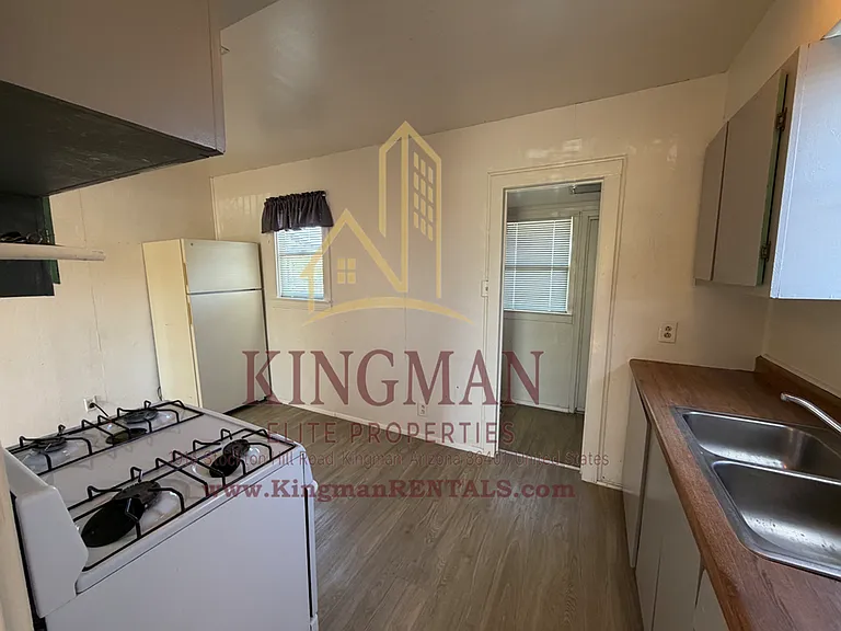 907 Valley View Ave — Photo 10