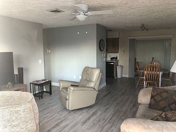 3rd image of 100 Circlewood Dr #B3-5