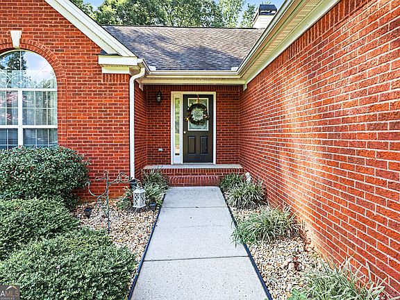 5th image of 808 Monte Ln