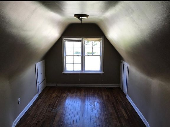 3rd image of 13625 Stahelin Ave