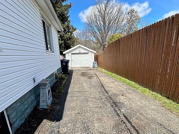 2nd image of 2187 Cooledge Ave