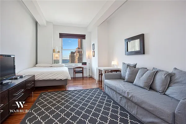 Rented by Warburg | media 28