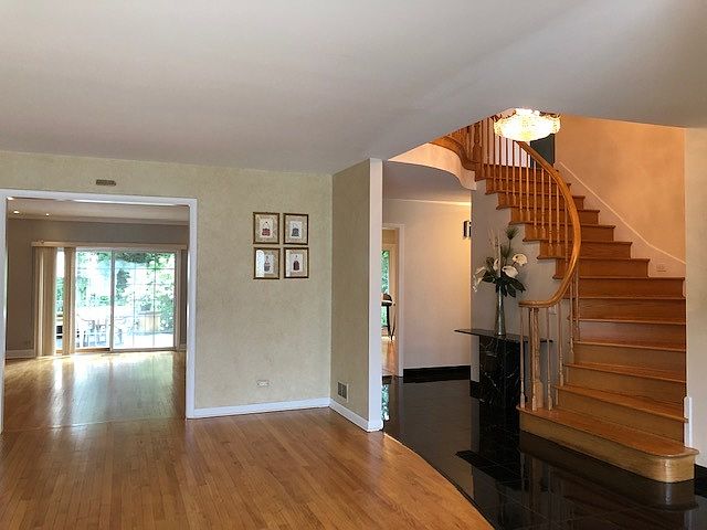 1st image of 5261 Farwell Ave