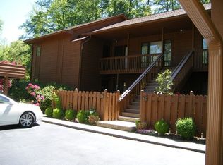 24 W Woodsong Ln, Brevard, NC 28712