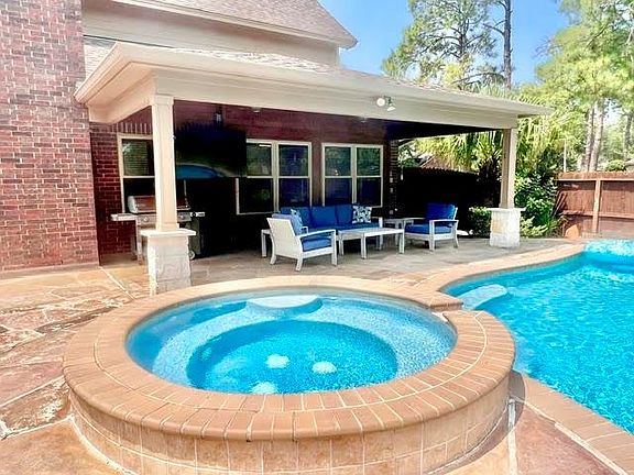 5th image of 2030 Town Hill Dr