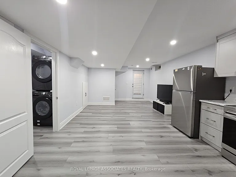 131 Lloyd Sanderson Dr — Photo 2