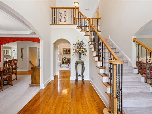 5th image of 820 Highland Bend Cv