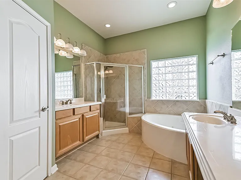 5453 Fairdale Ln — Photo 15