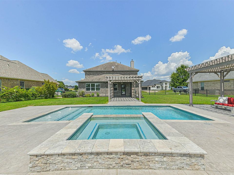 1st image of 235 N Waterstone Dr