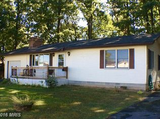 398 Parry Dr, Falling Waters, WV 25419