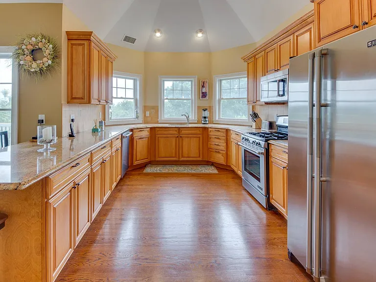 104 Bryan Rd — Photo 15